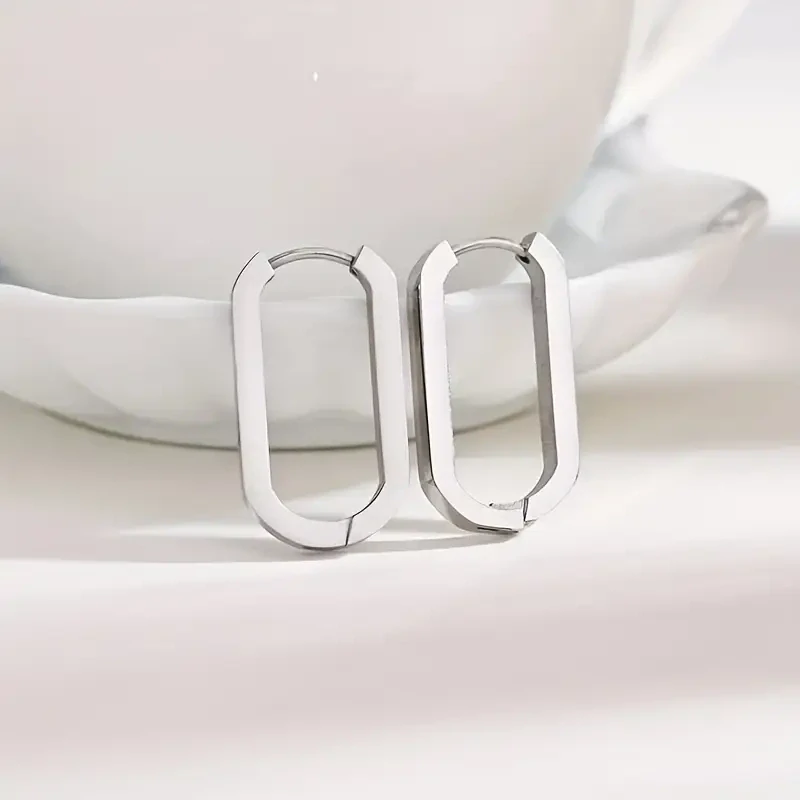 Minimalistické geometrické náušnice z nerezové oceli
