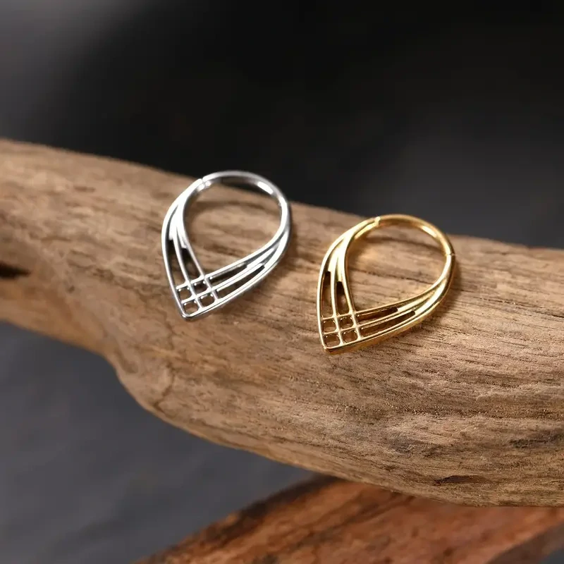 Slzovitý piercingový kroužek z chirurgické oceli 316L